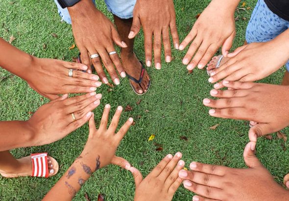 Amigo de Valor e Parceiro do Idoso incentivam clientes e empresas a destinarem parte do Imposto de Renda para fortalecer iniciativas que transformam vidas